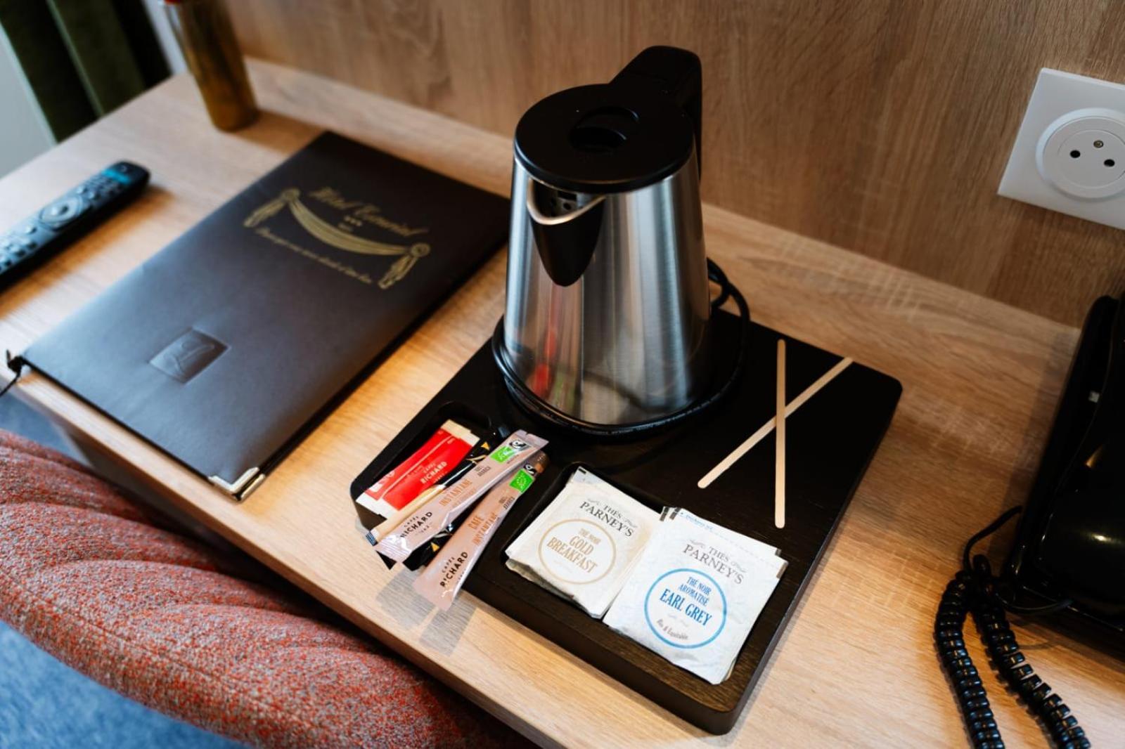 Hotel Escurial - Centre Gare Metz Bagian luar foto