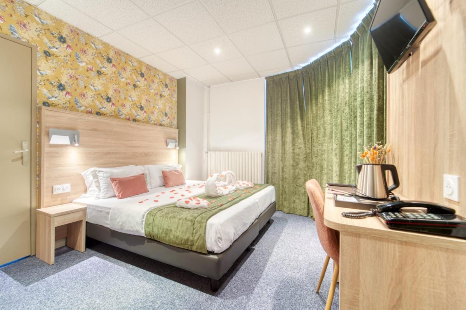 Hotel Escurial - Centre Gare Metz Bagian luar foto